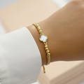 Pulsera tejida Van en mano - alternativa