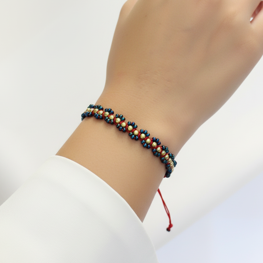 Pulsera tejido altissima en mano