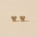 Topitos mariposa en oro con circones de frente